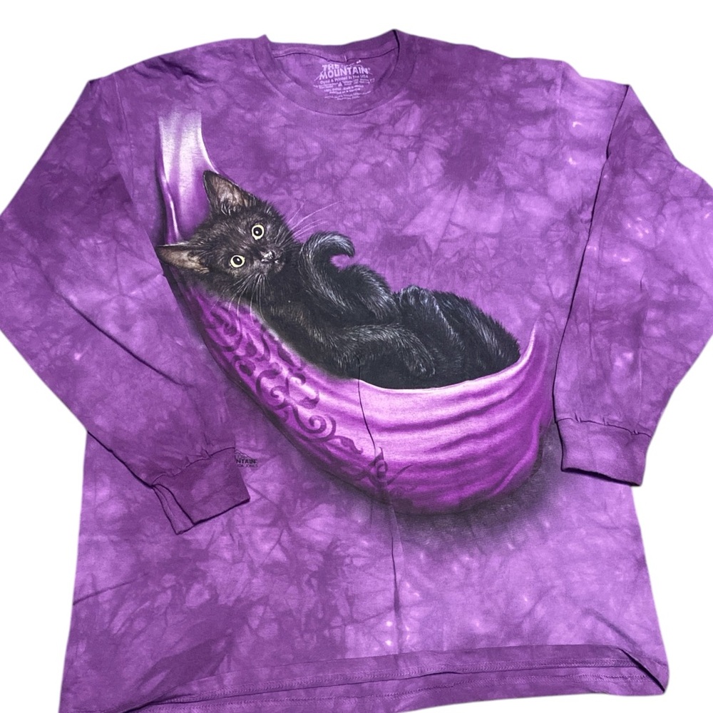 The Mountain Purple and Black Cat Relaxation Graphic Shirt